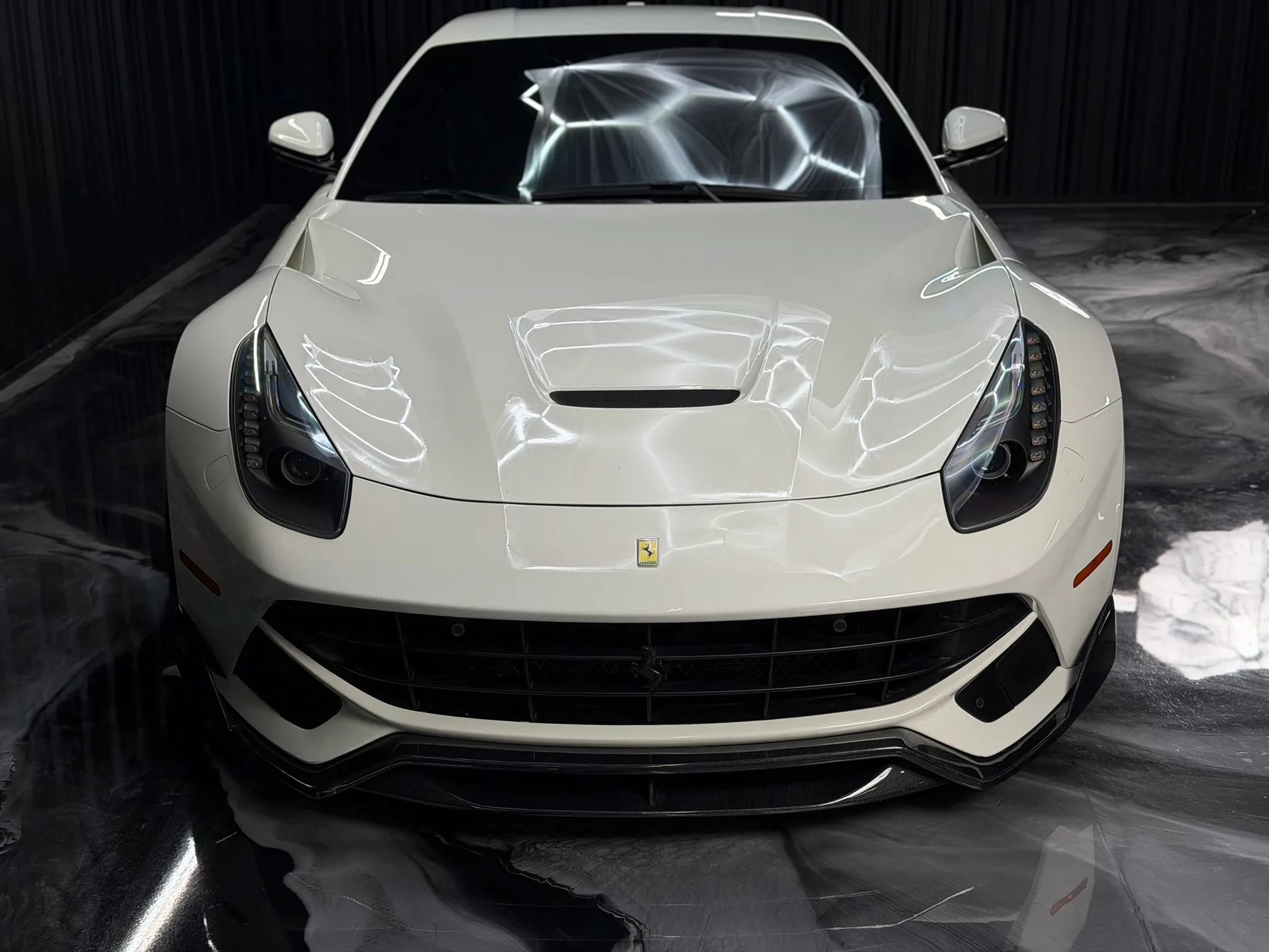 Used 2015 Ferrari F12 Berlinetta RWD image 12