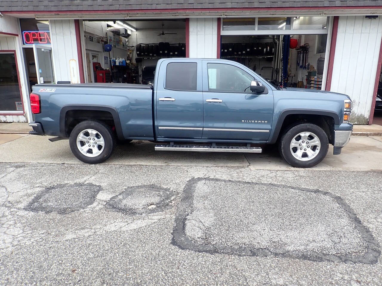Used 2014 Chevrolet Silverado 1500 LTZ Z71 w/ LTZ Plus Package image 24