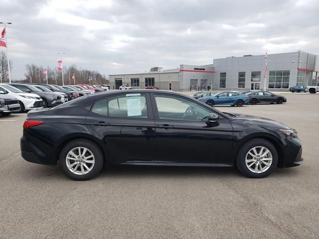 Used 2025 Toyota Camry LE FWD image 4