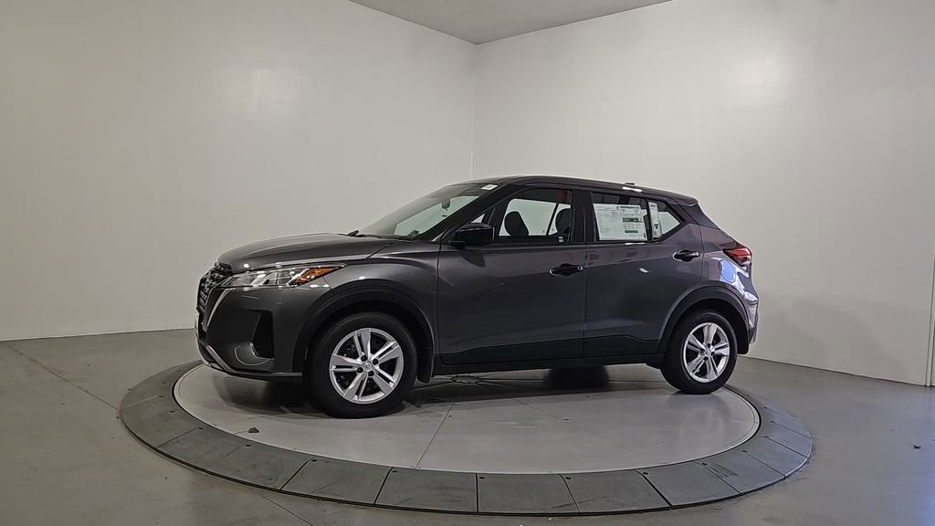 New 2025 Nissan Kicks Play S image 2