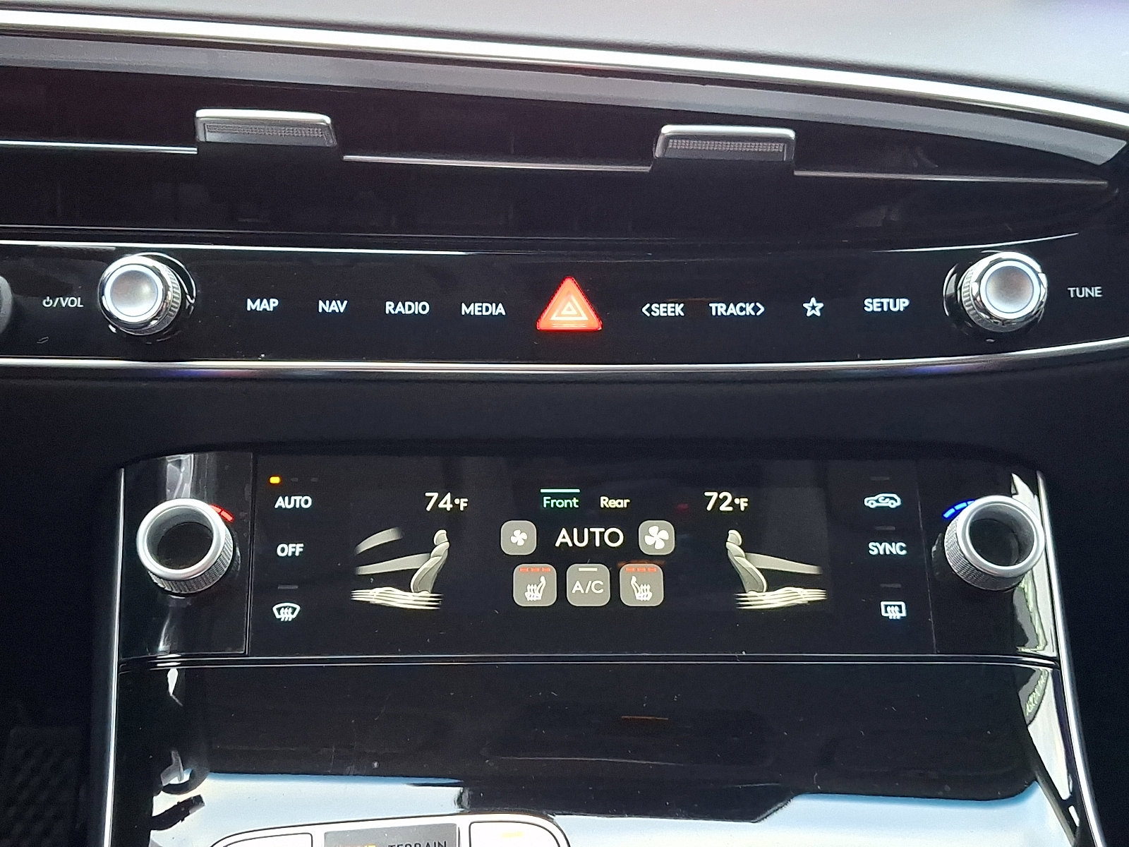 Certified 2026 Genesis GV70 2.5T image 15