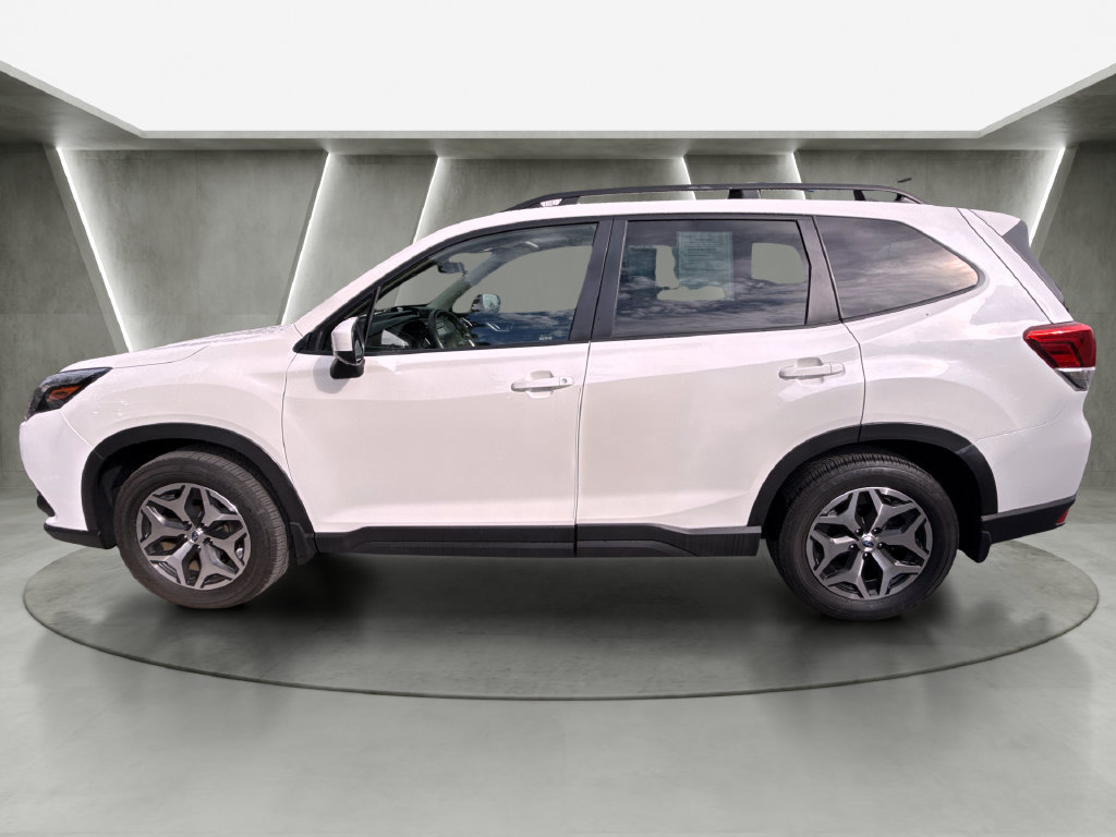 Used 2023 Subaru Forester Premium AWD/4WD image 6