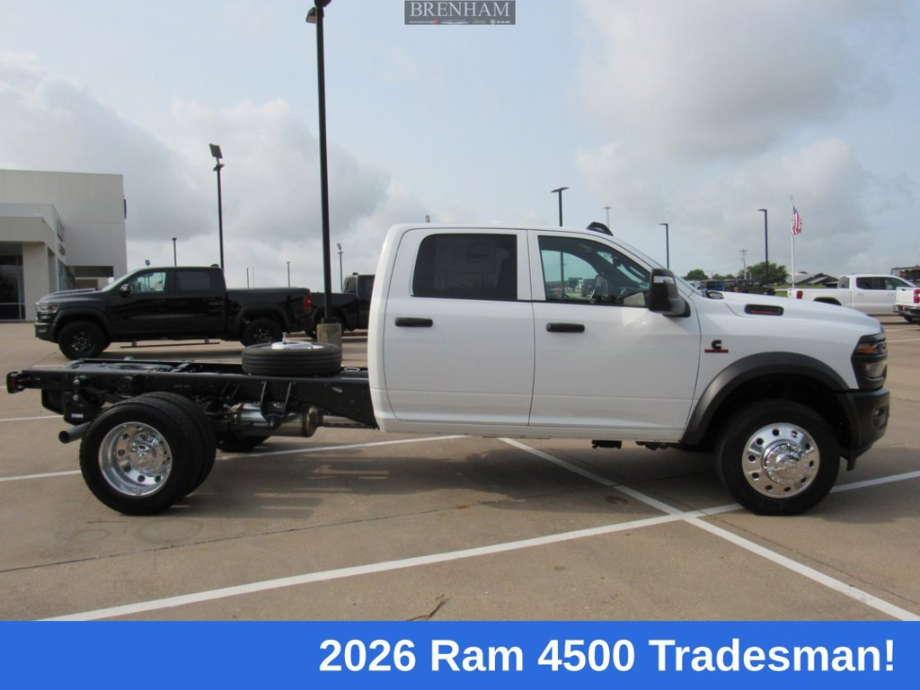 New 2026 RAM 4500 4x4 Crew Cab DRW image 2