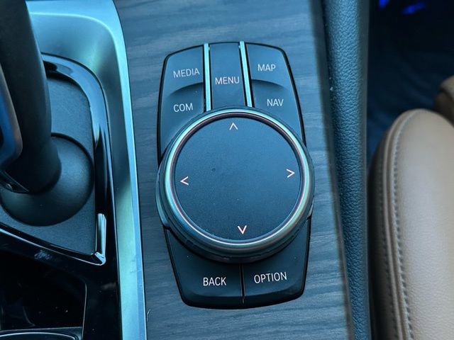 Used 2022 BMW 530i xDrive w/ Convenience Package image 16