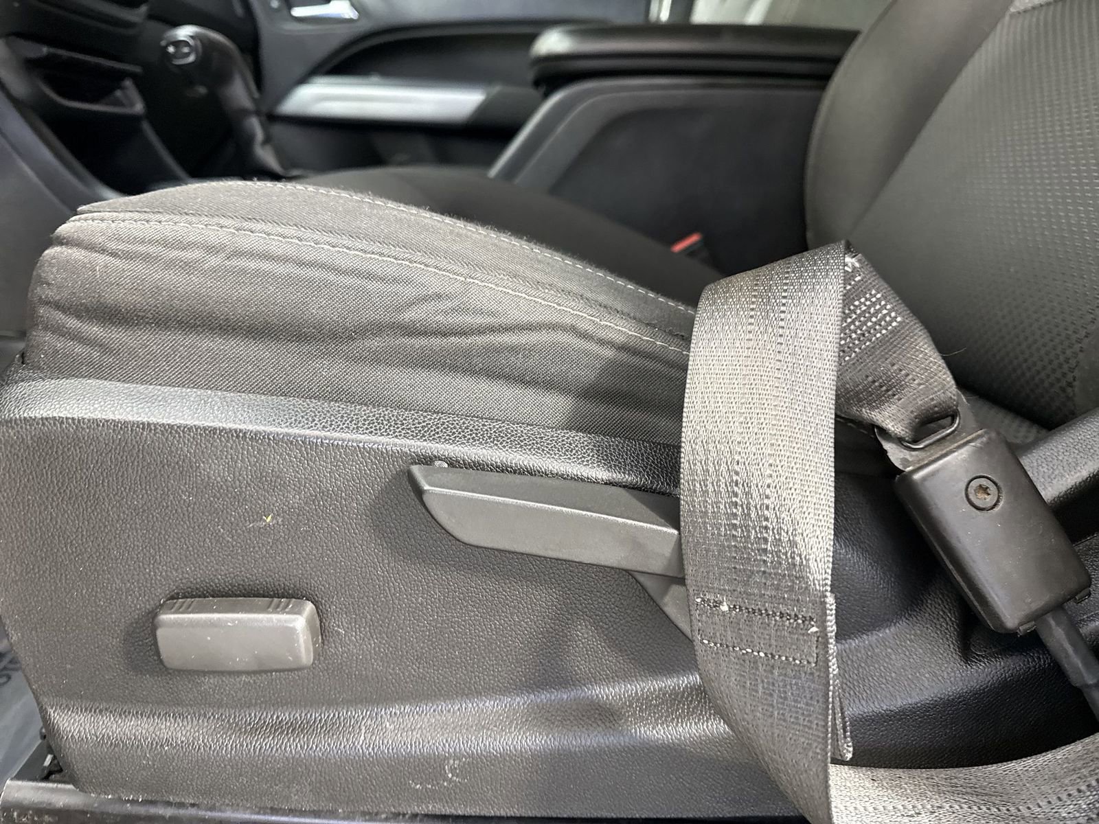 Used 2021 Chevrolet Colorado LT w/ Fleet Safety Package RWD image 20