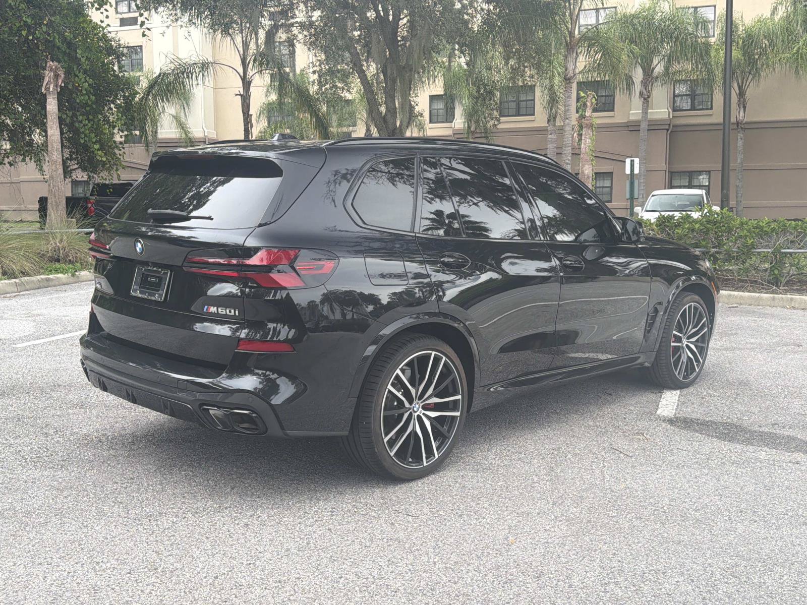 Used 2025 BMW X5 M60i w/ Climate Comfort Package AWD/4WD image 3