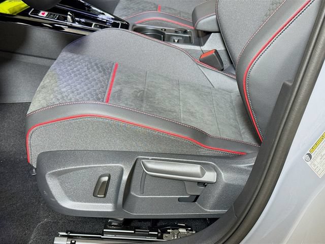 New 2026 Volkswagen GTI SE FWD image 17