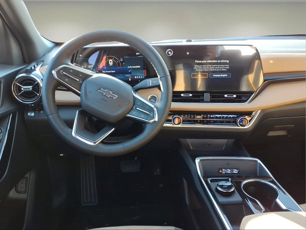 New 2026 Chevrolet Equinox ACTIV w/ Convenience Package III FWD image 6