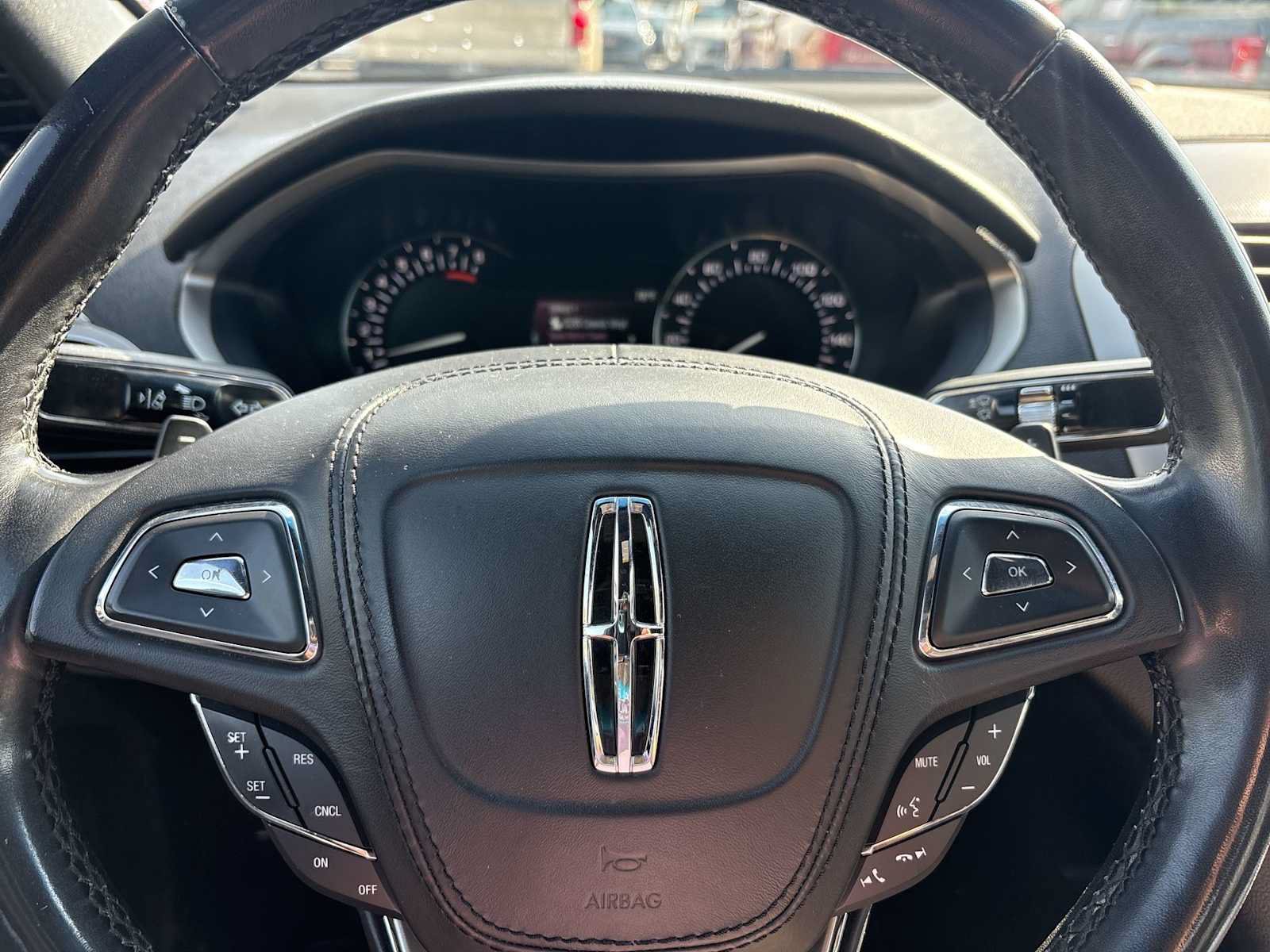 Used 2019 Lincoln MKZ Premiere FWD image 11