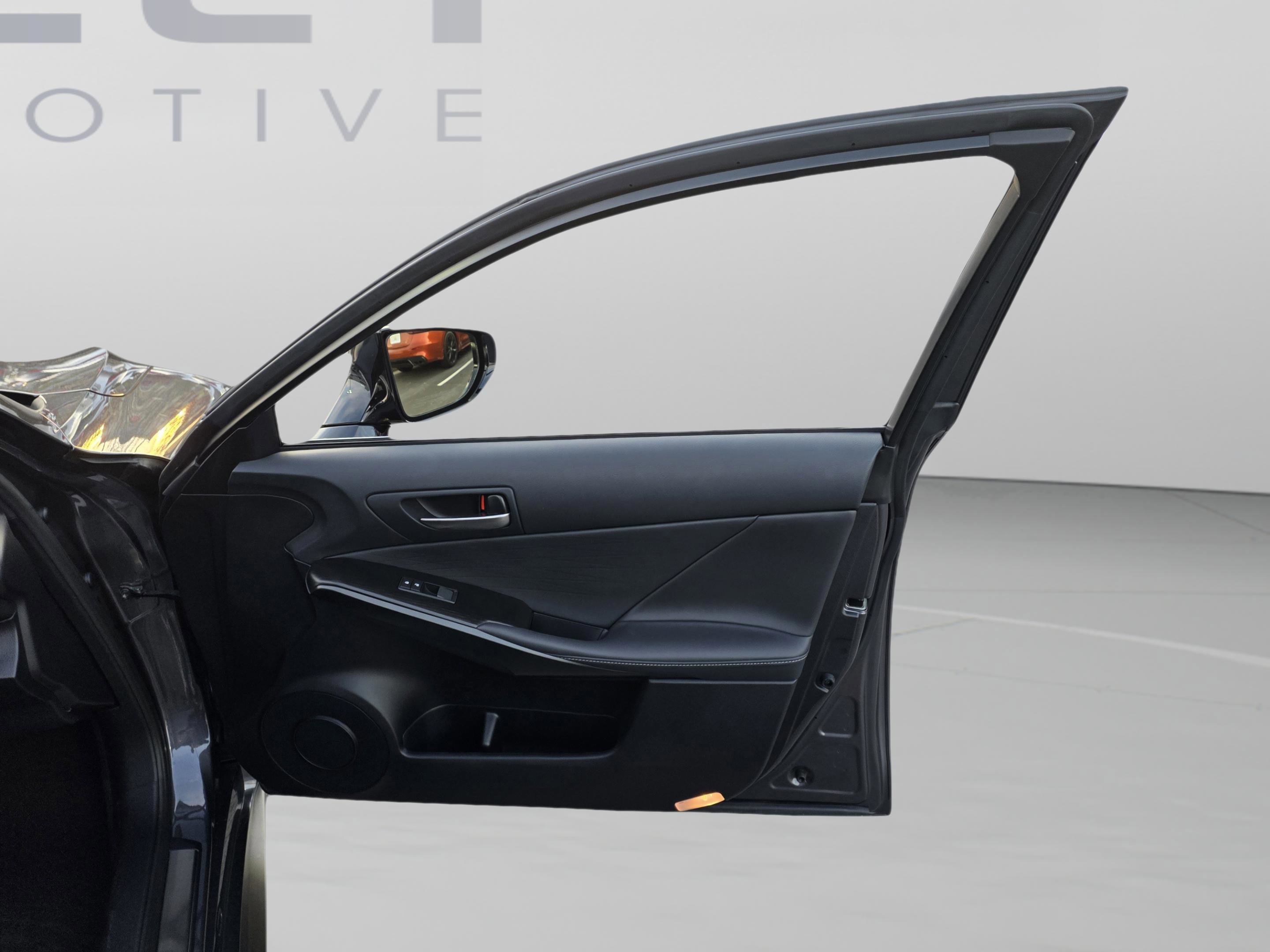 Certified 2025 Lexus IS 300 w/ Premium Package image 25