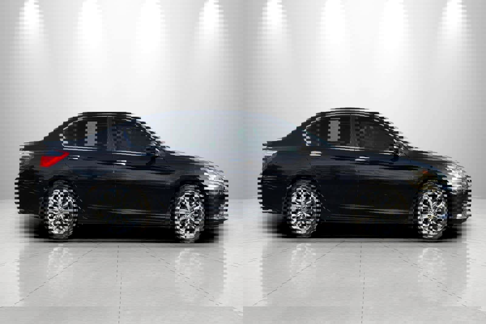 Used 2015 Honda Accord Sport image 8