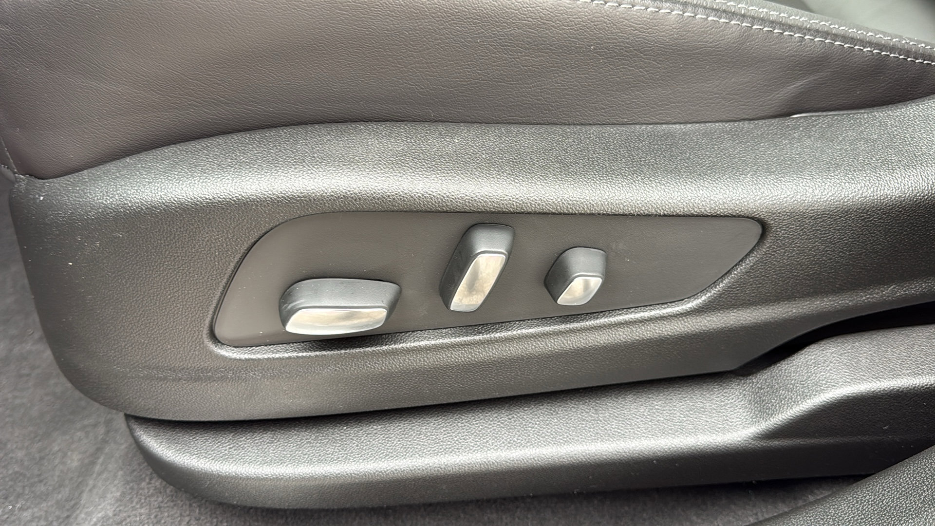 New 2026 Cadillac XT5 Premium Luxury w/ Driver Assist Package image 12