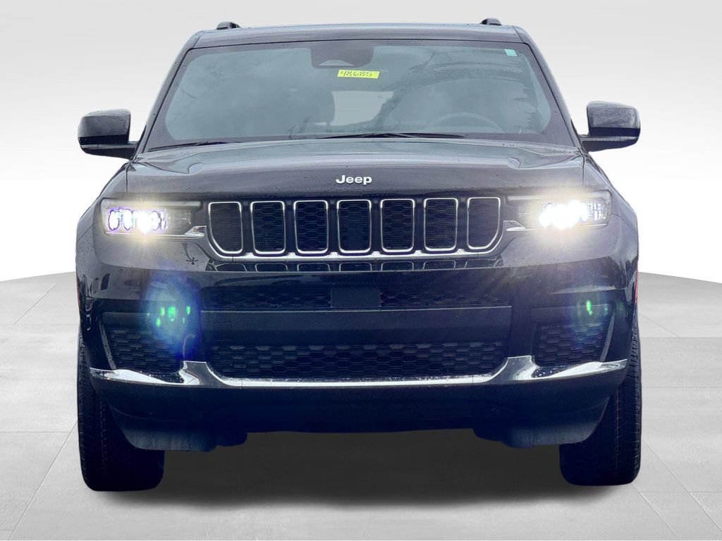 Used 2025 Jeep Grand Cherokee L Laredo w/ Trailer Tow Package AWD/4WD image 2