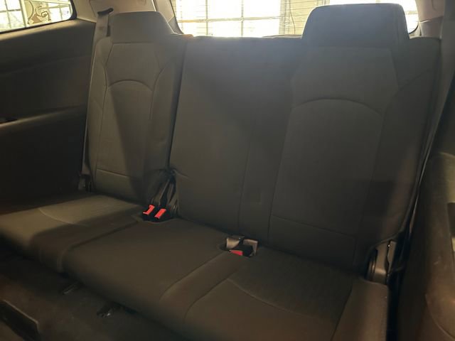 Used 2015 Chevrolet Traverse LT w/ Style and Technology Package image 16