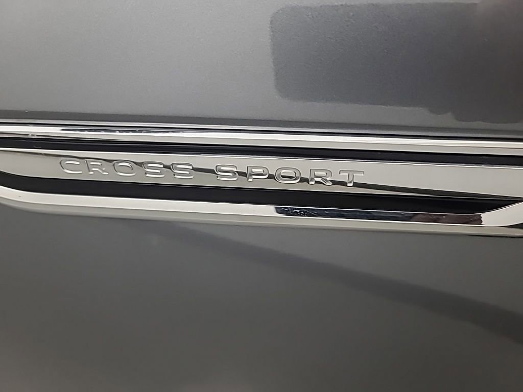 Used 2025 Volkswagen Atlas Cross Sport SE image 13