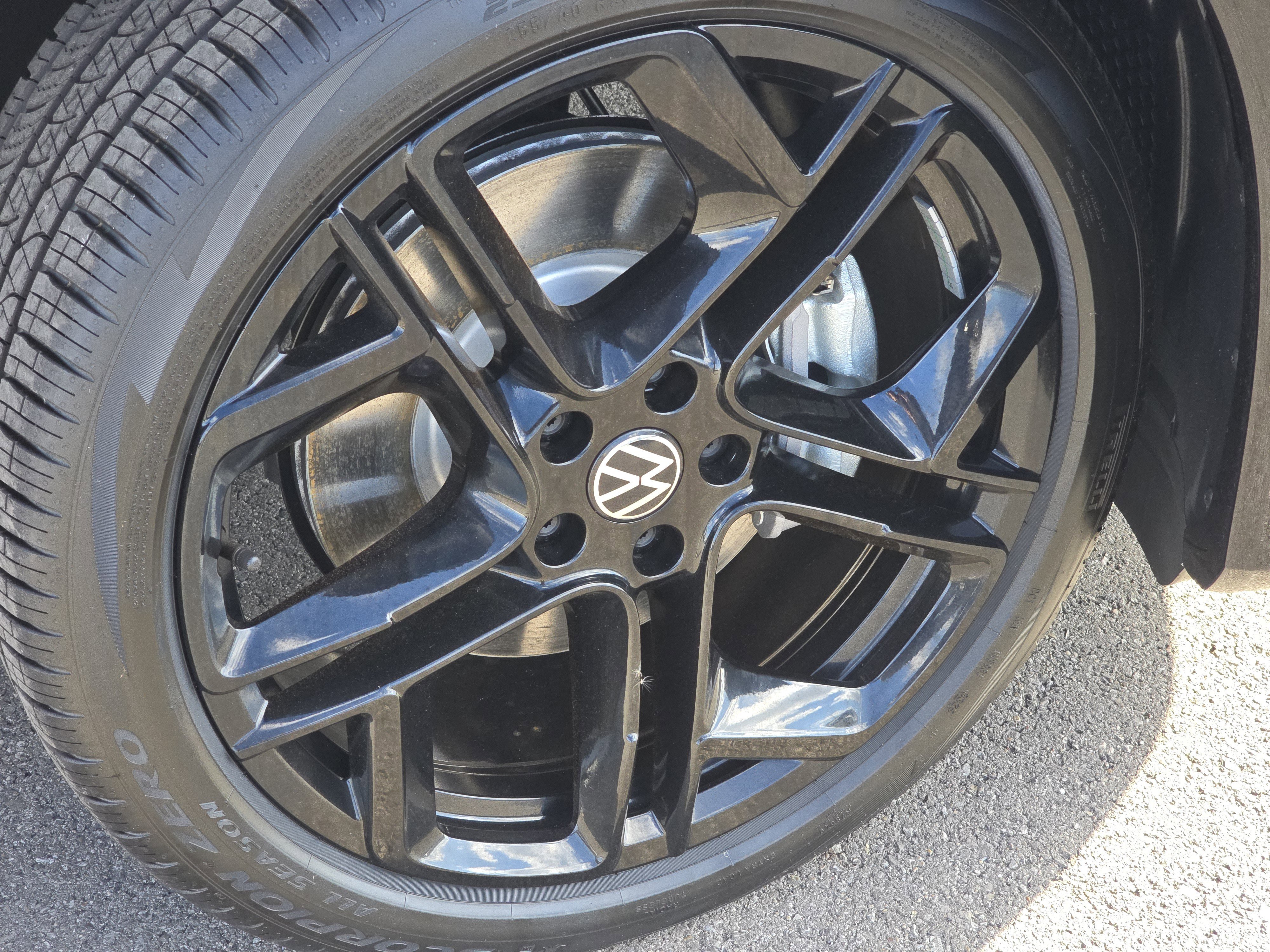 New 2026 Volkswagen Tiguan SE R-Line image 14