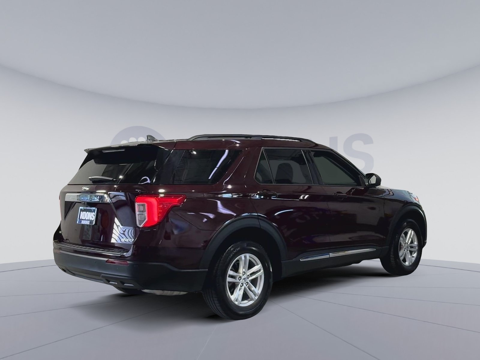 Used 2023 Ford Explorer XLT AWD/4WD image 11
