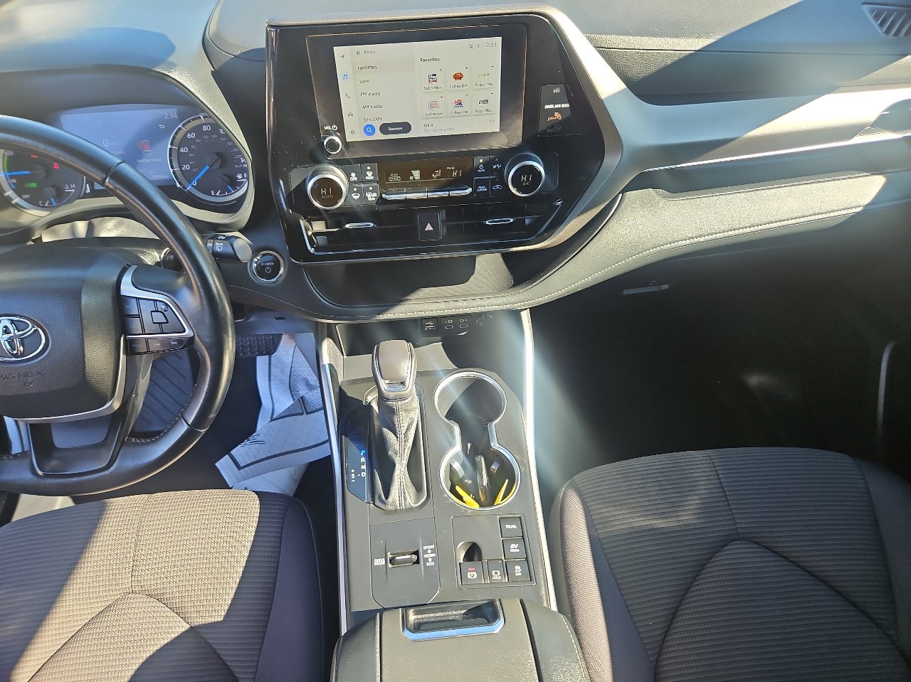 Used 2023 Toyota Highlander LE image 26