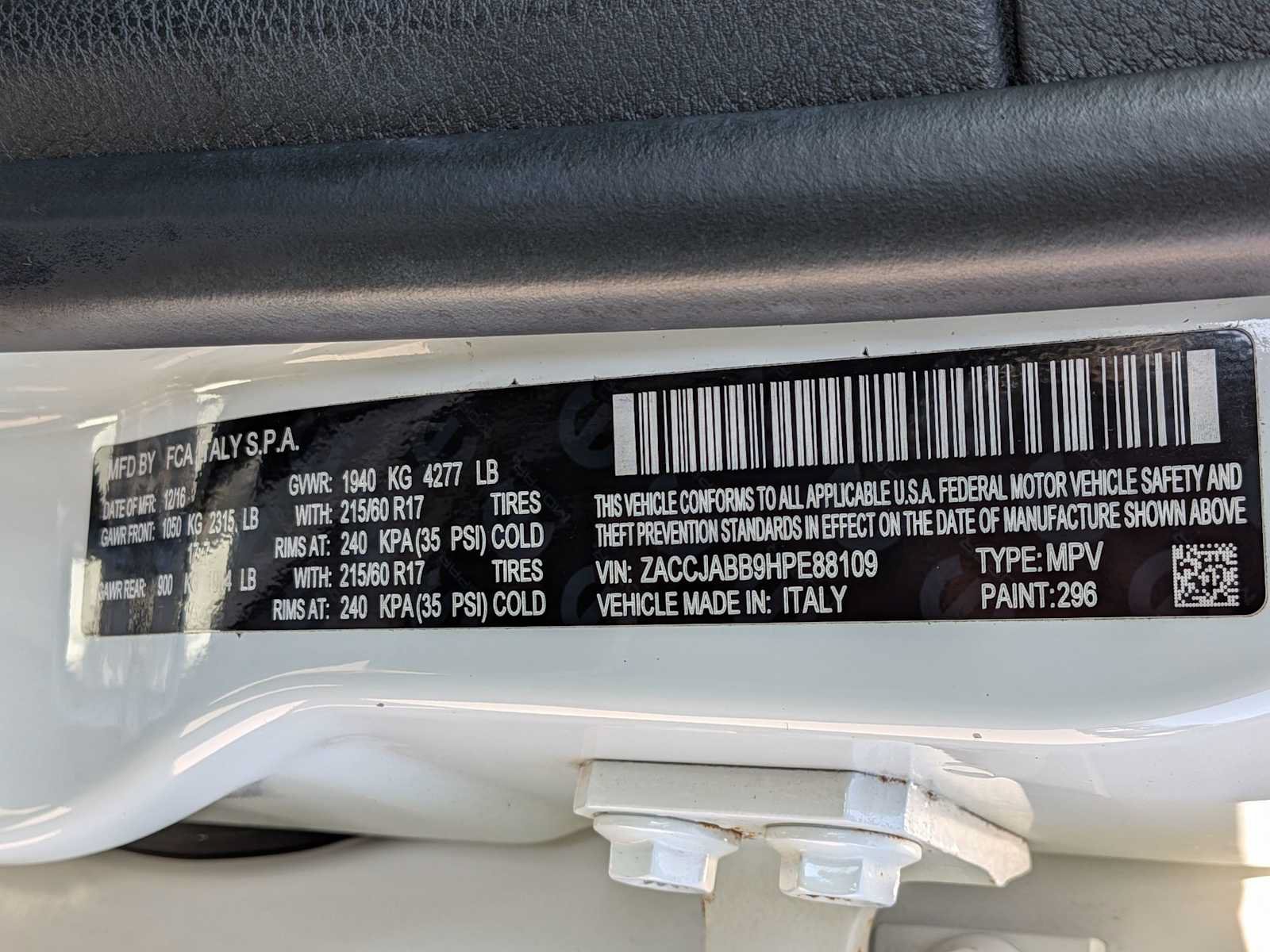 Used 2017 Jeep Renegade Latitude FWD image 30