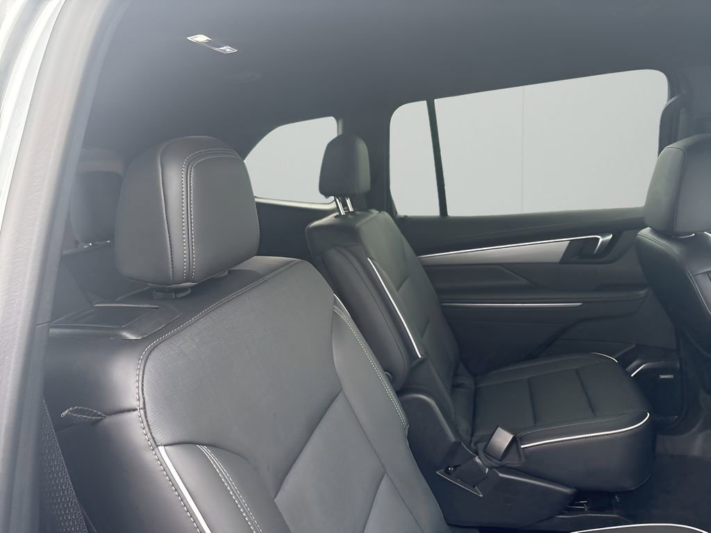 Used 2025 Buick Enclave Preferred image 19