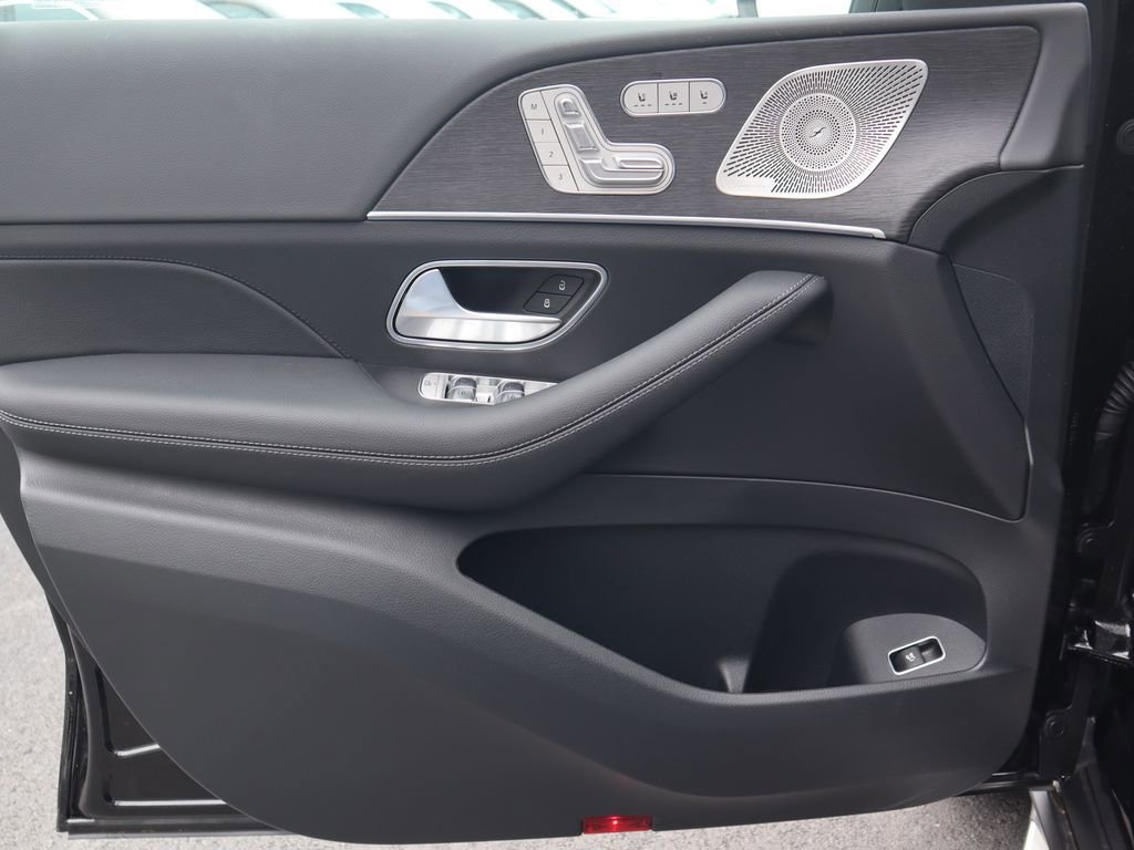 New 2025 Mercedes-Benz GLS 580 4MATIC image 18