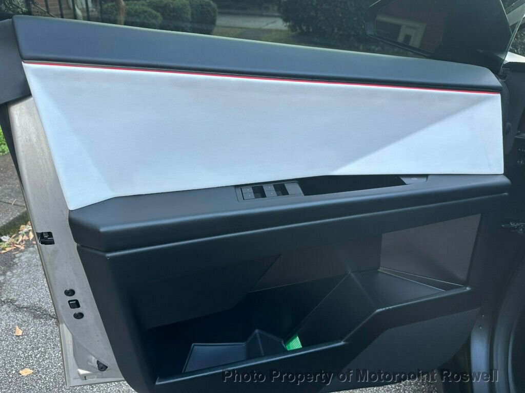 Used 2024 Tesla Cybertruck AWD Crew Cab image 13