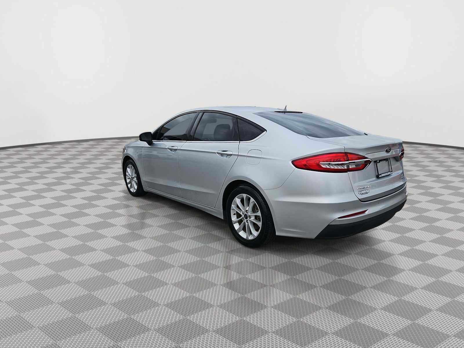 Used 2019 Ford Fusion SE image 6