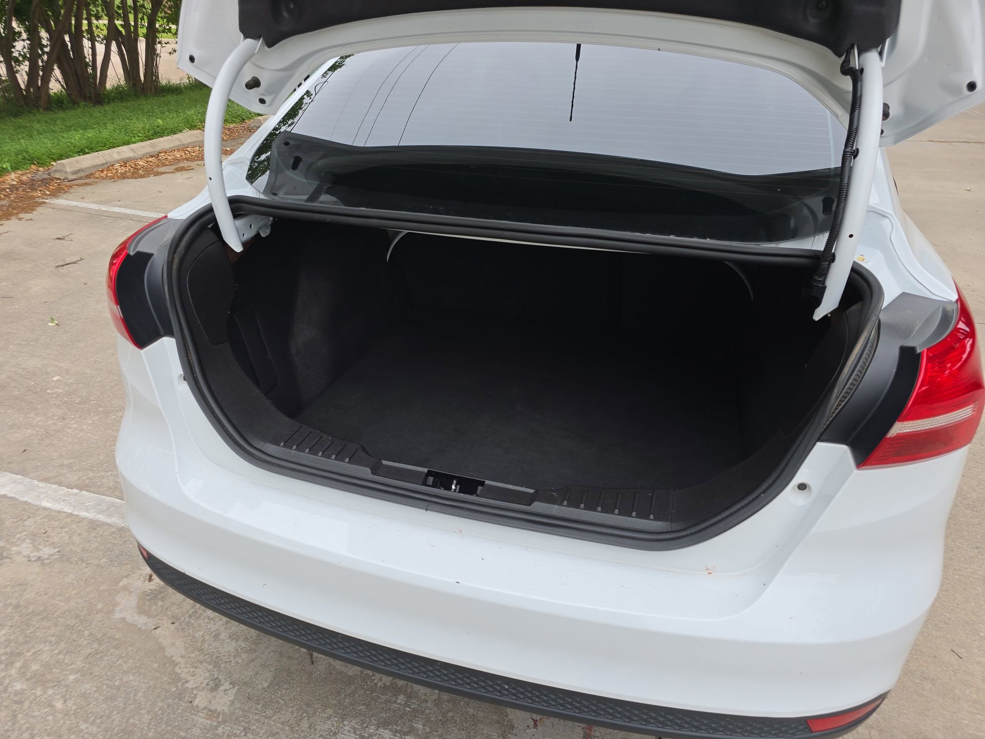 Used 2017 Ford Focus SE FWD image 20