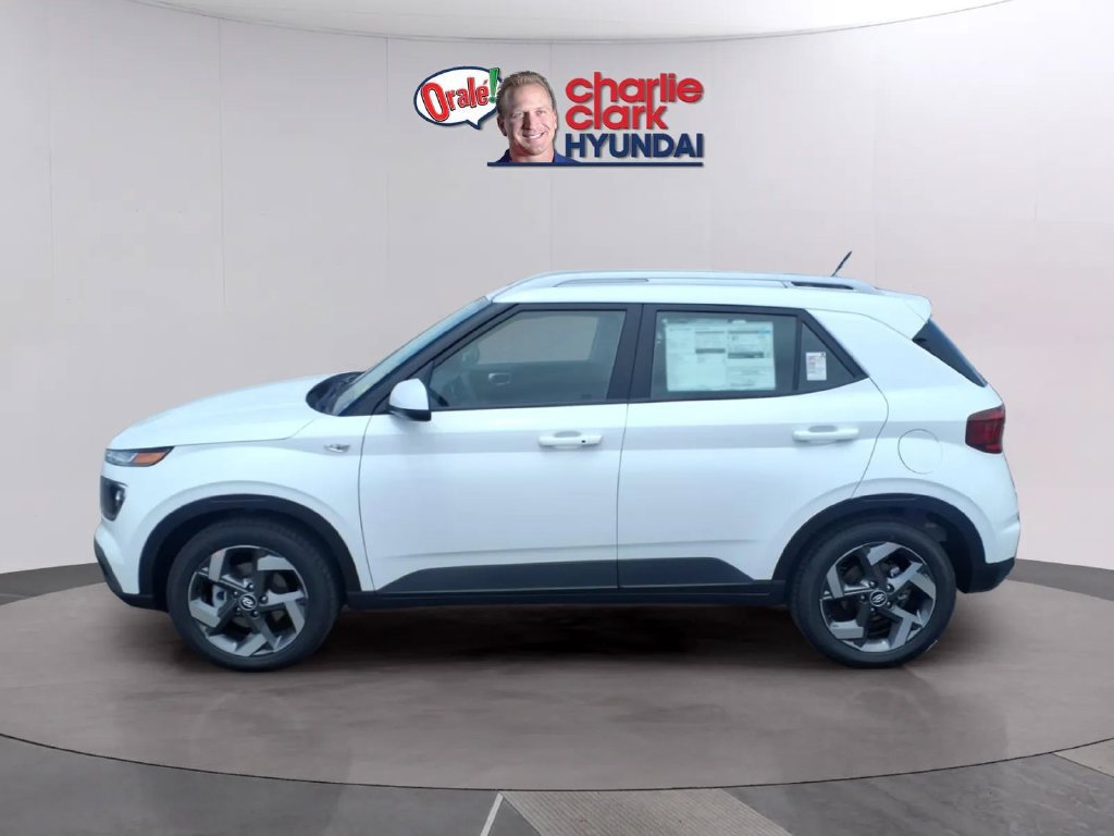 New 2026 Hyundai Venue SEL FWD image 2