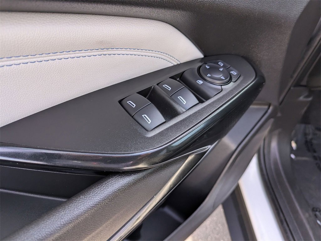 Used 2025 Chevrolet Trax LT w/ LT Convenience Package image 27