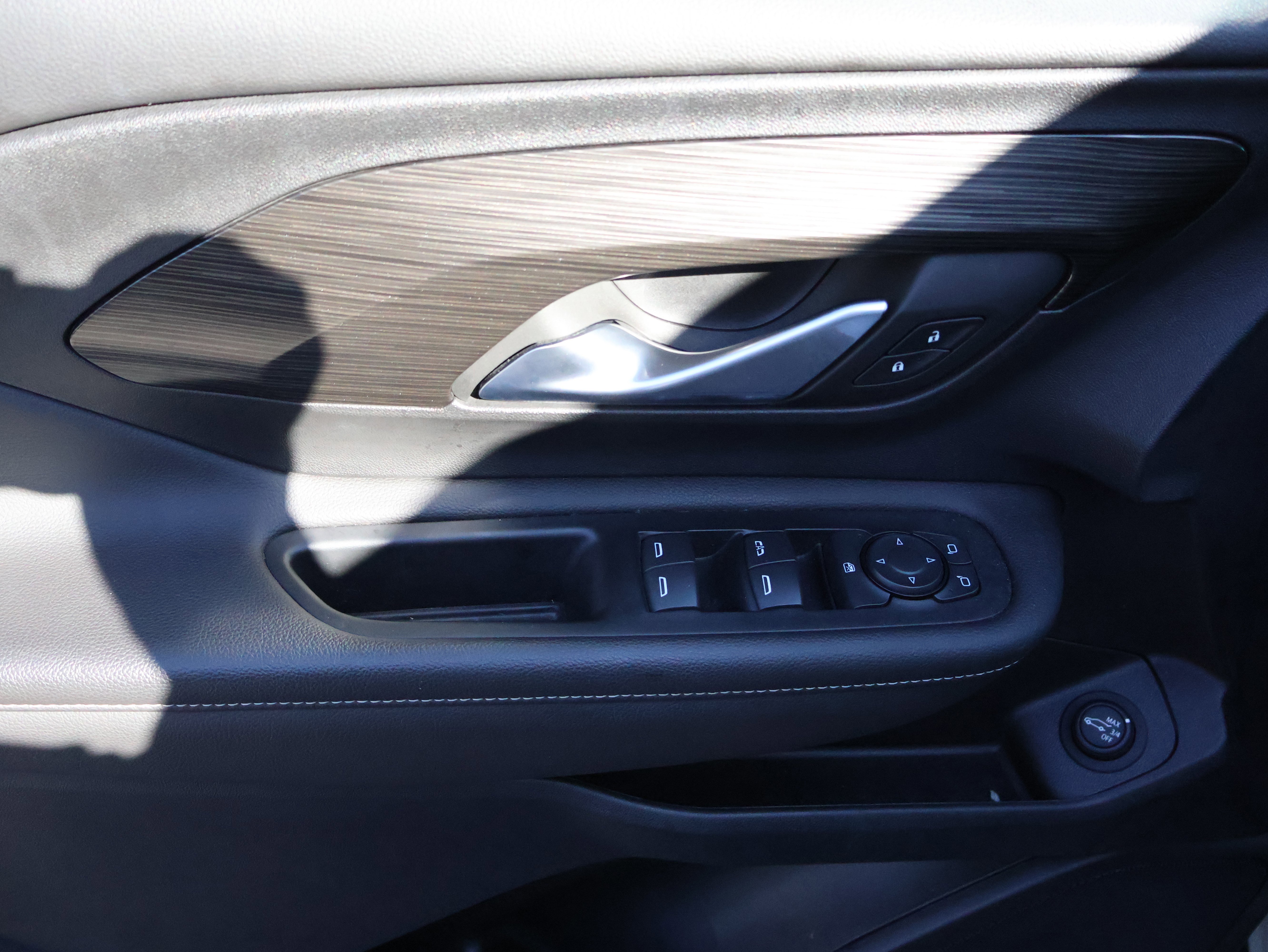 Used 2022 GMC Terrain SLE w/ Driver Convenience Package AWD/4WD image 21