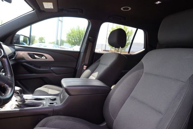 Used 2022 Chevrolet Traverse LT w/ LPO, 'HIT The Road' Package image 15