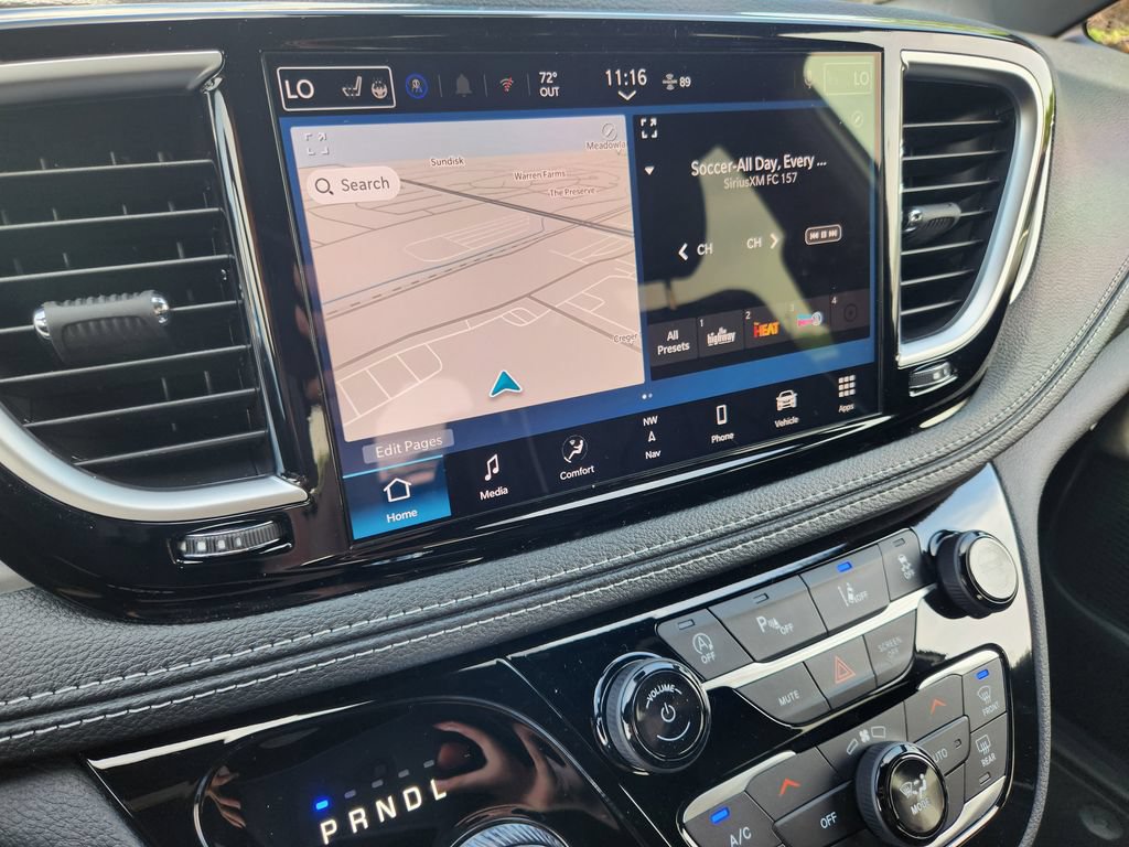New 2026 Chrysler Pacifica Limited AWD/4WD image 17