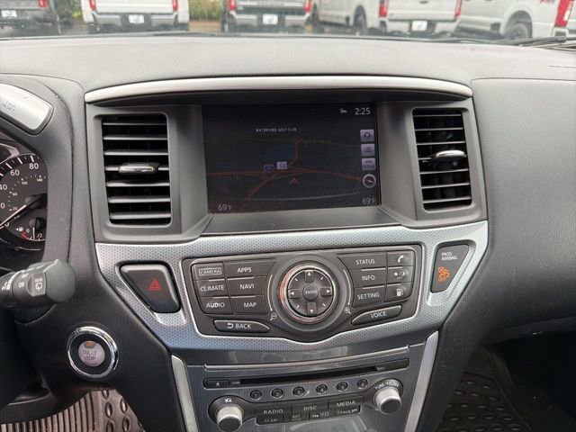 Used 2018 Nissan Pathfinder SL w/ SL Premium Package FWD image 2