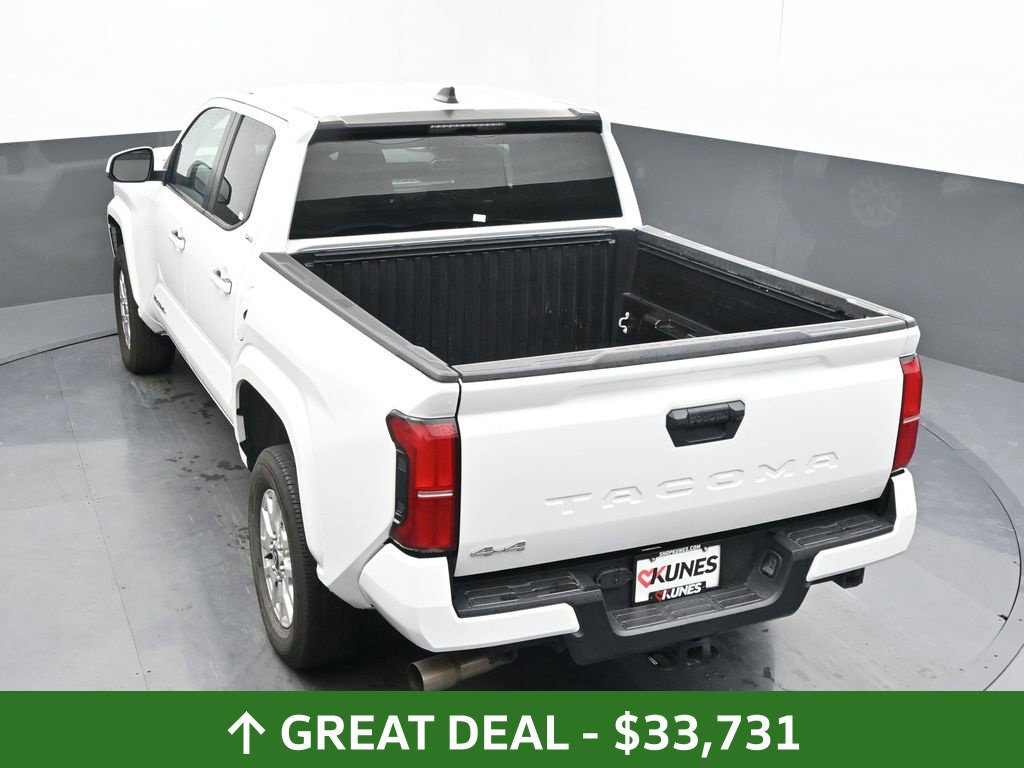 Used 2024 Toyota Tacoma SR5 AWD/4WD image 32
