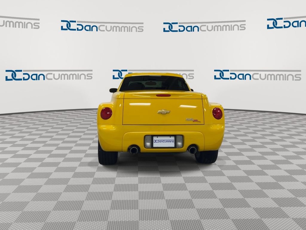 Used 2004 Chevrolet SSR w/ Preferred Equipment Group RWD image 7