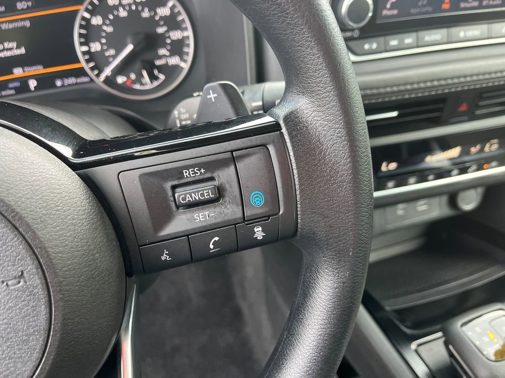 Used 2023 Nissan Rogue SV image 17