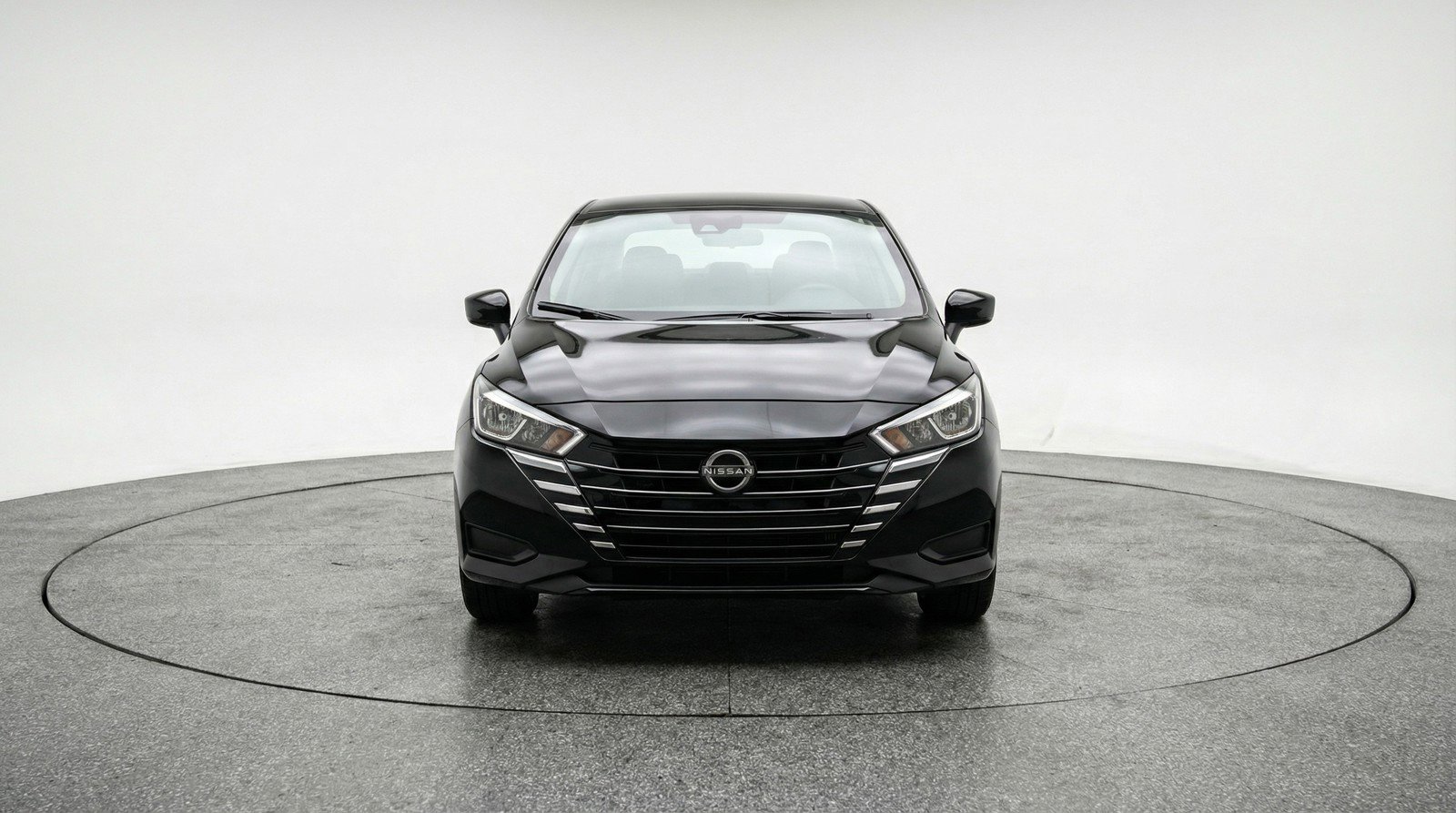 Used 2025 Nissan Versa SV image 2