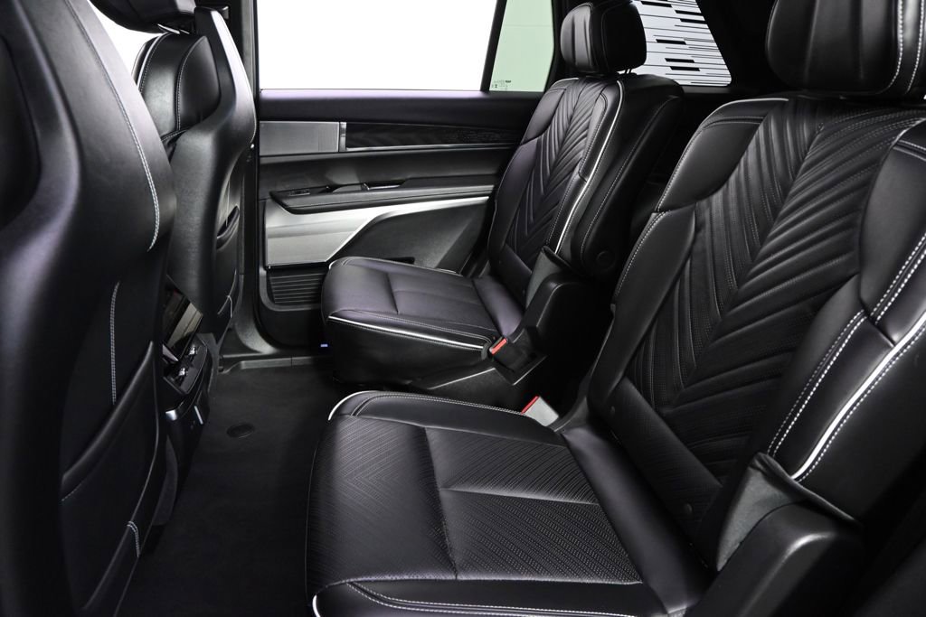 Certified 2026 Cadillac Vistiq Platinum w/ LPO, Floor Liner Package AWD/4WD image 22