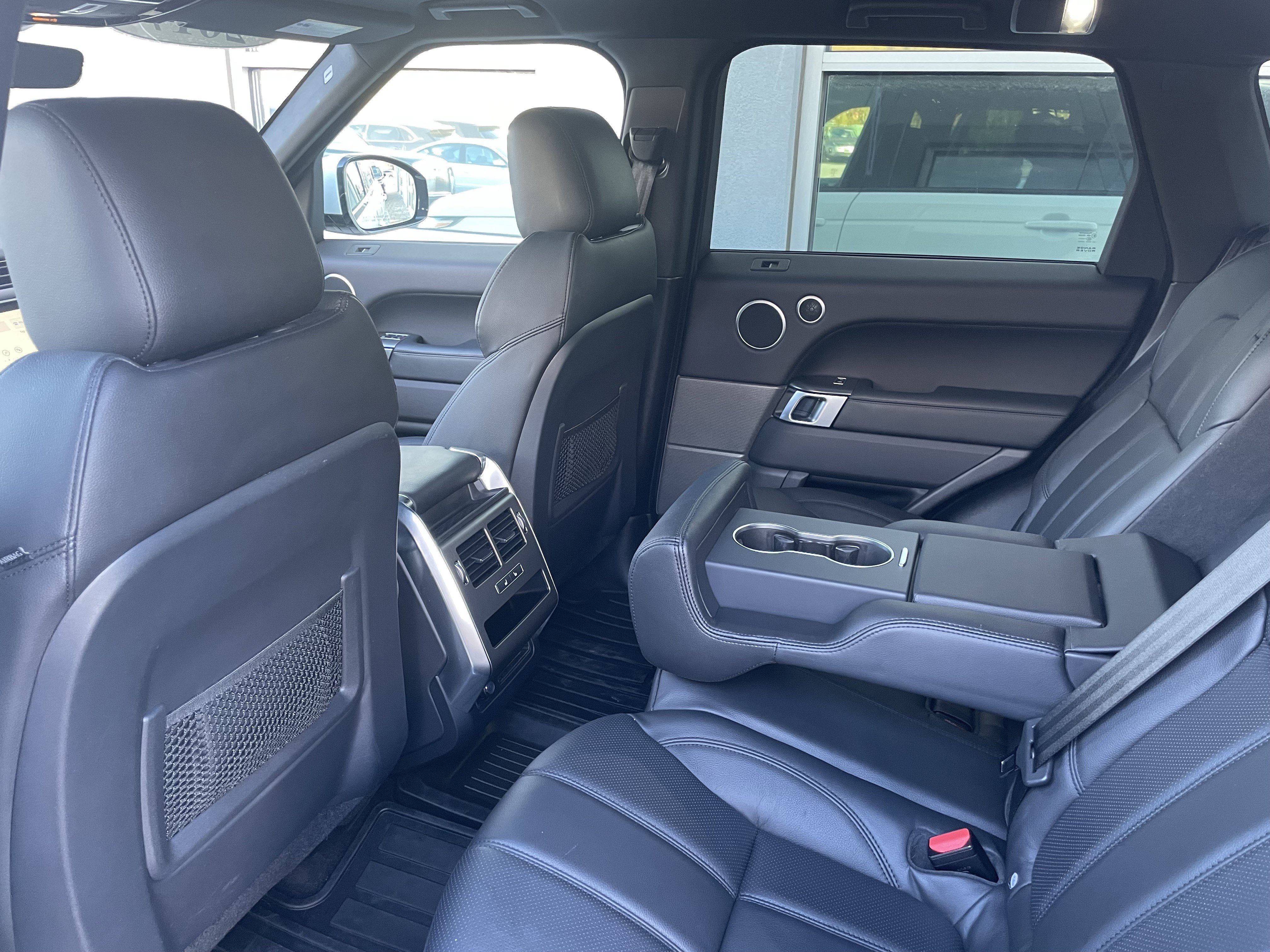 Used 2017 Land Rover Range Rover Sport SE image 30