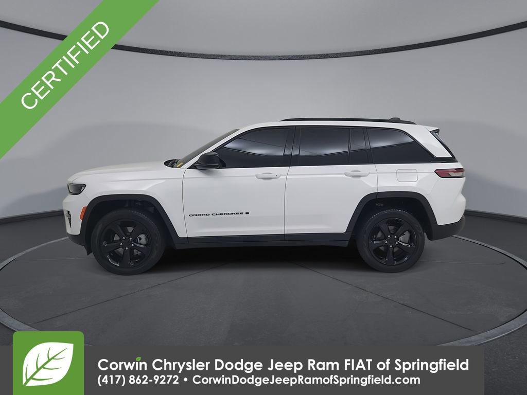Certified 2023 Jeep Grand Cherokee Limited w/ Black Appearance Package image 9