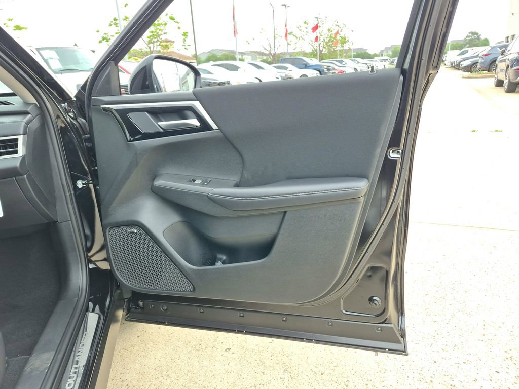 New 2026 Mitsubishi Outlander ES image 24