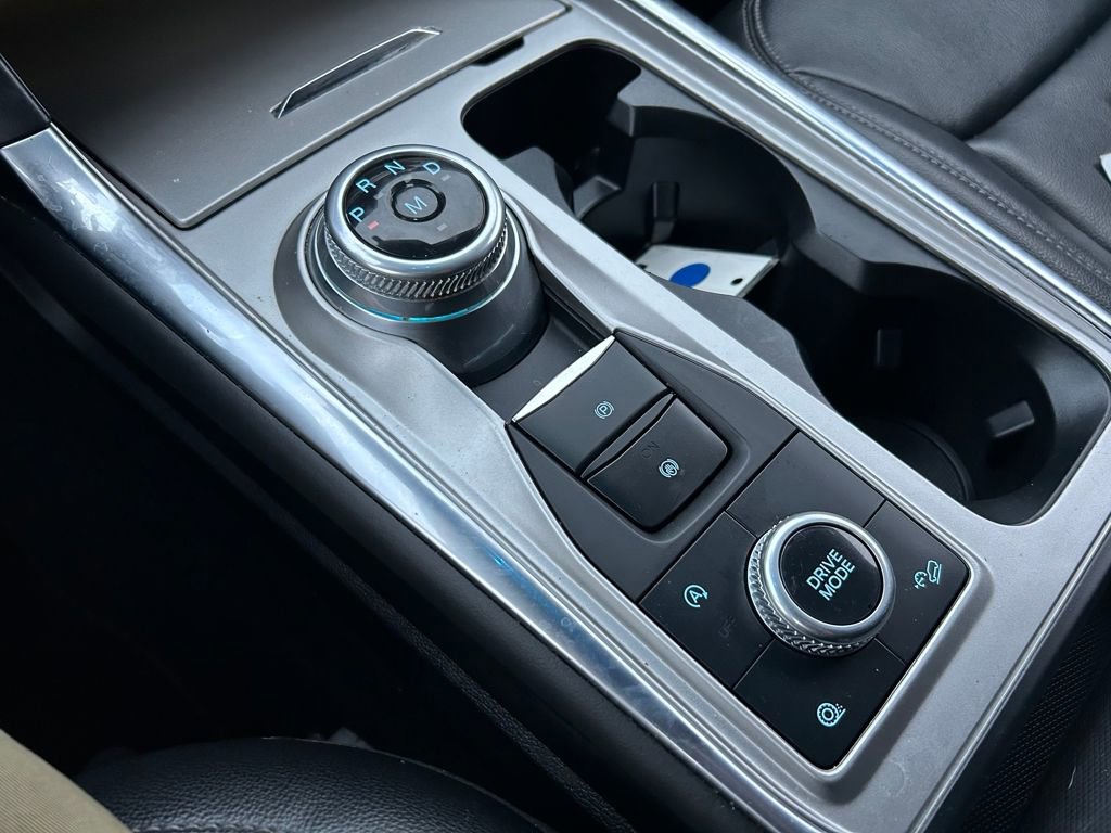 Used 2020 Ford Explorer XLT w/ Equipment Group 202A image 16