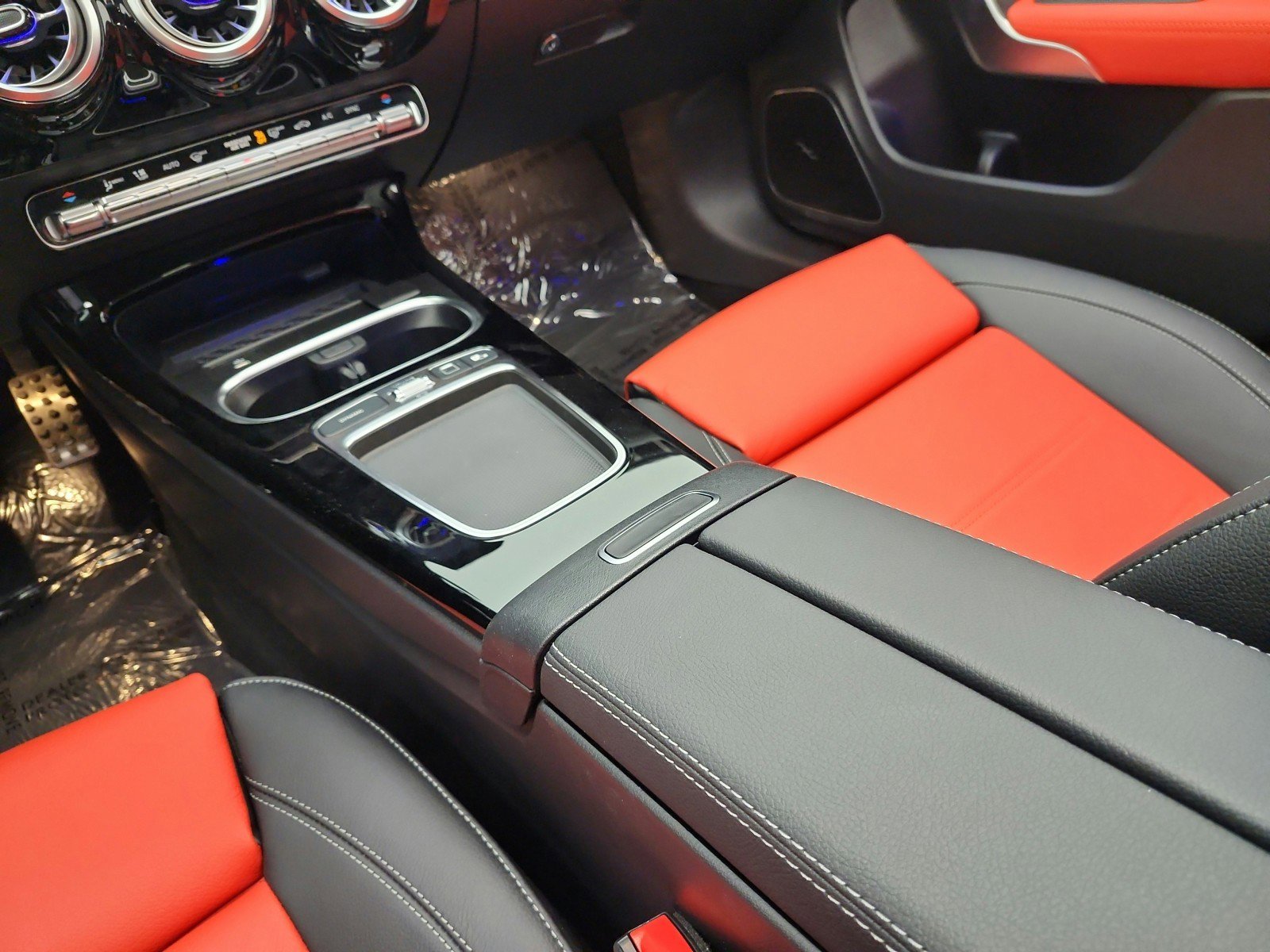 Certified 2025 Mercedes-Benz CLA 35 AMG 4MATIC image 29