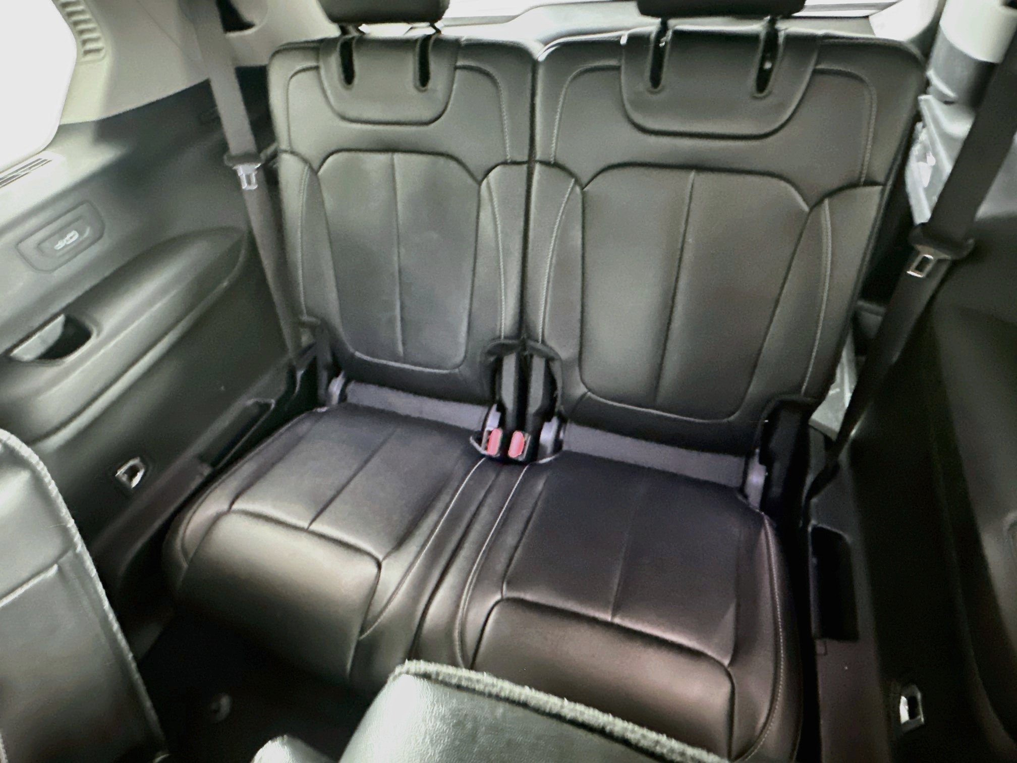 Used 2023 Jeep Grand Cherokee L Limited w/ Luxury Tech Group II AWD/4WD image 30