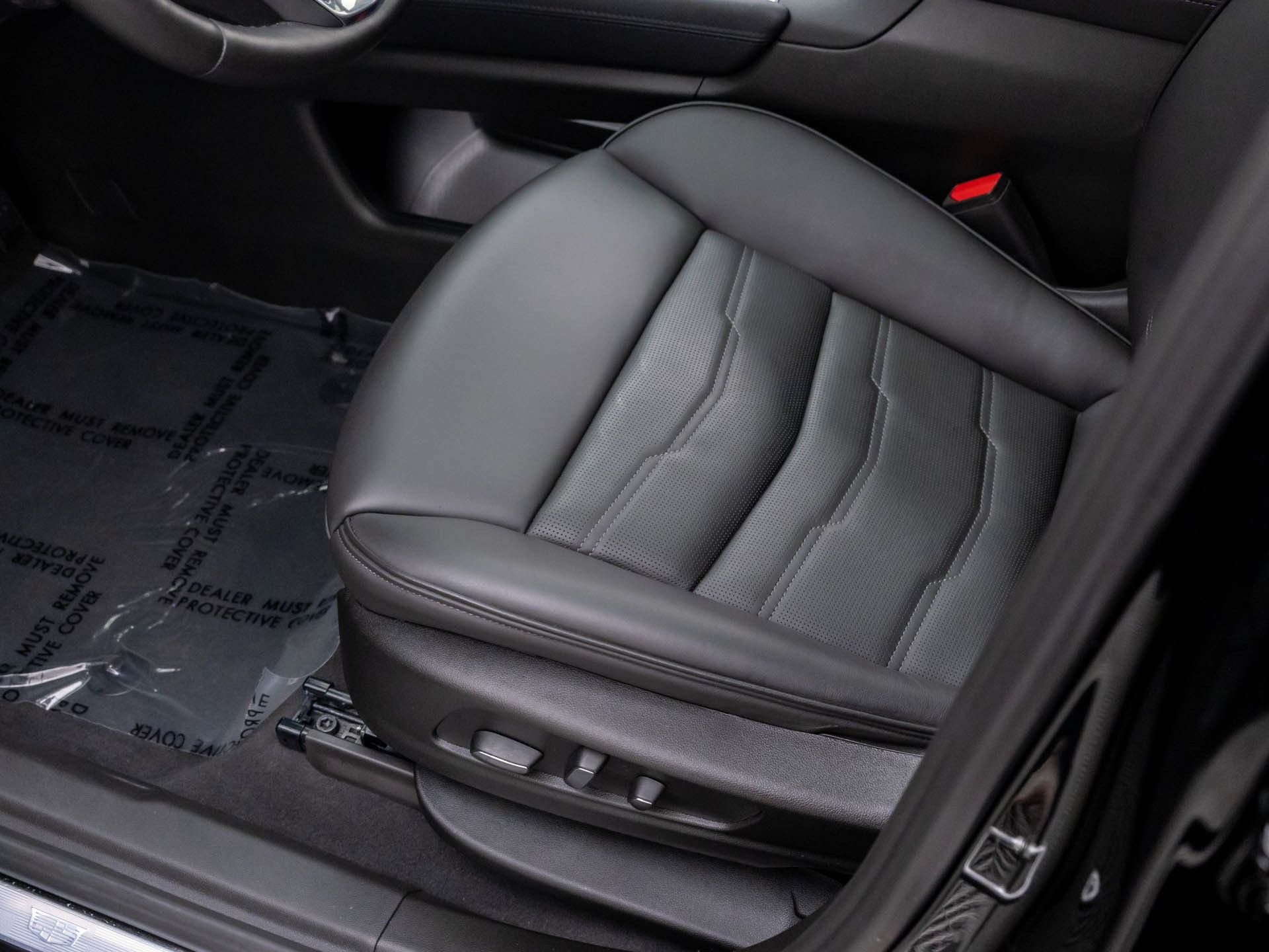 Certified 2025 Cadillac XT6 Premium Luxury w/ Platinum Package image 18