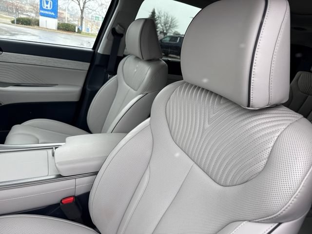 Used 2025 Hyundai Palisade Calligraphy AWD/4WD image 13