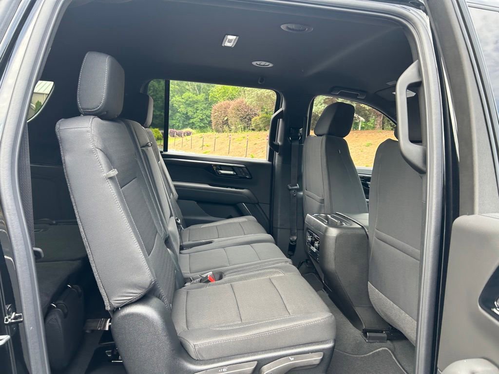 New 2026 Chevrolet Suburban LS w/ LS Custom Edition RWD image 43