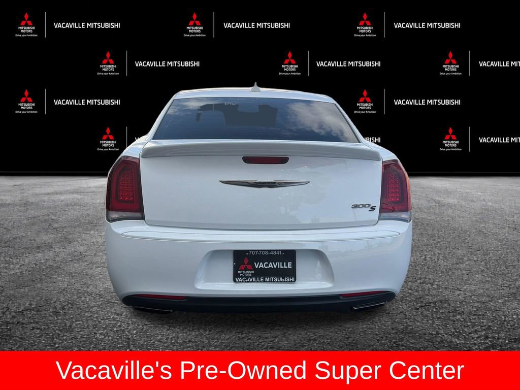 Used 2017 Chrysler 300 S w/ S Model Appearance Package RWD image 4