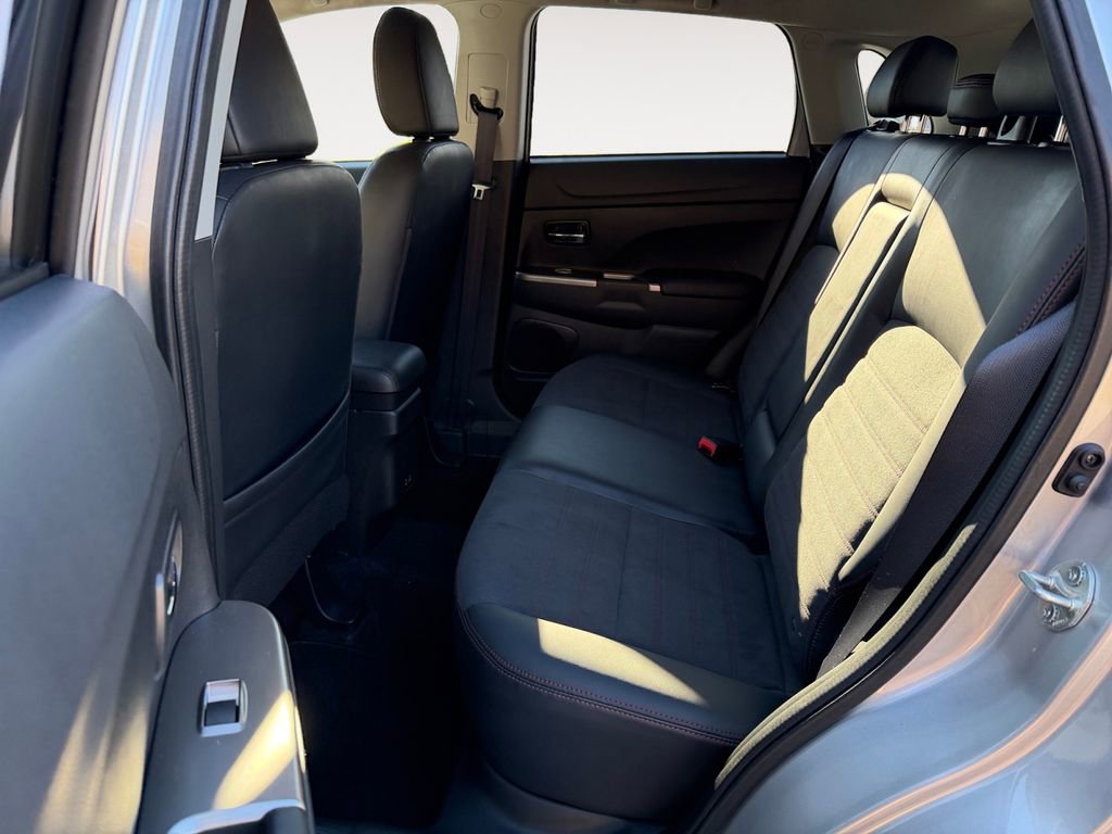 Used 2022 Mitsubishi Outlander Sport SE image 29